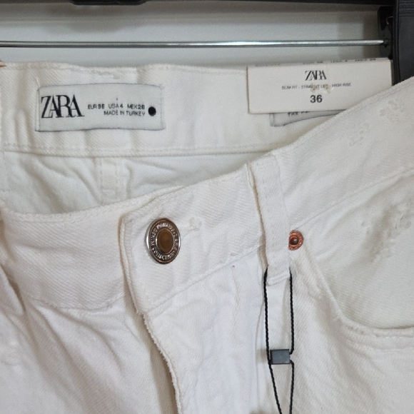 Jeans - Picture 3 of 4